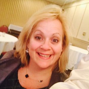 Meet your Posher, Leslie